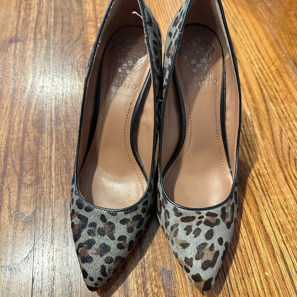 Vince Camuto Brown and Black Heels - Picture 2 of 5